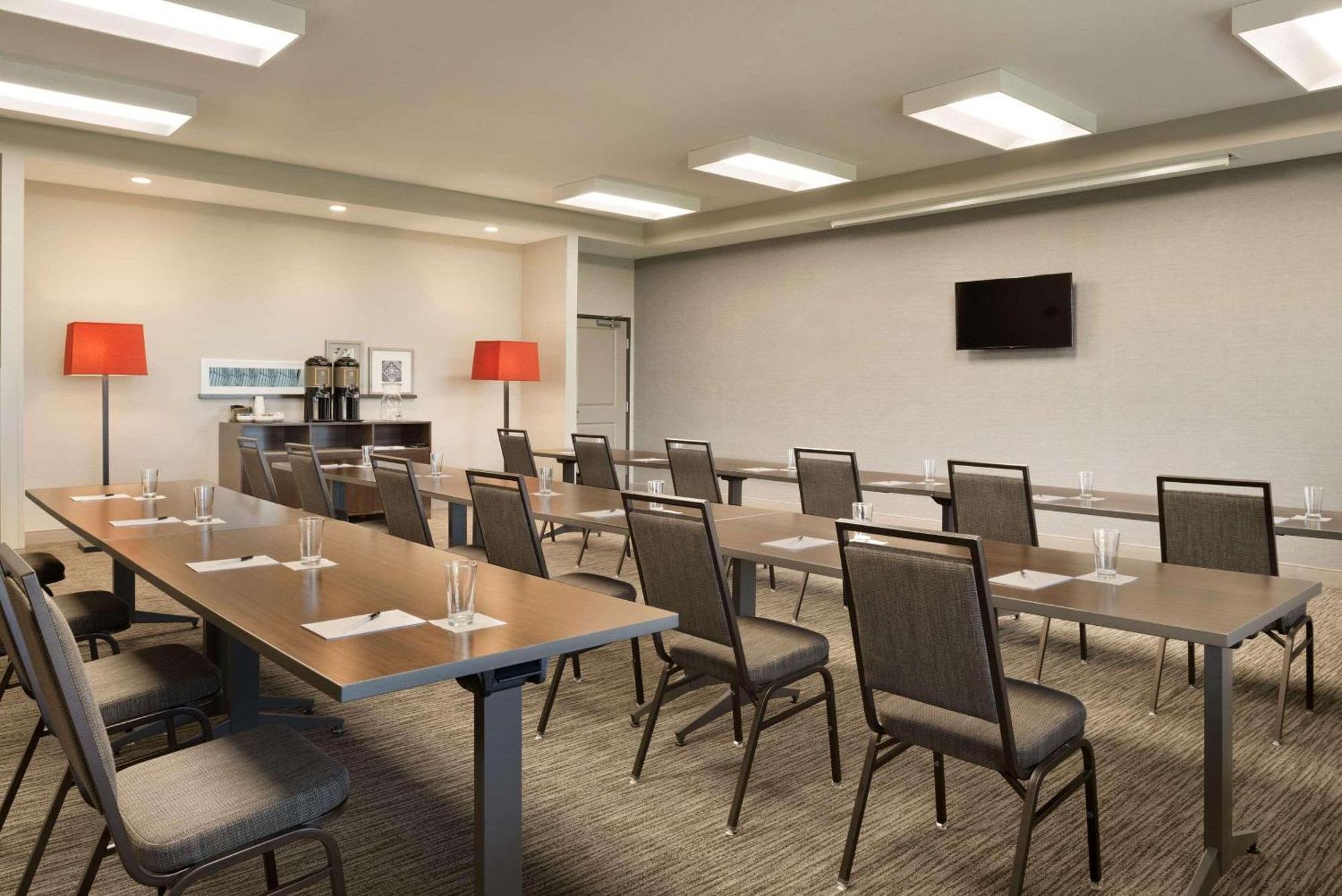 Country Inn & Suites By Radisson, Indianola, Ia Kültér fotó