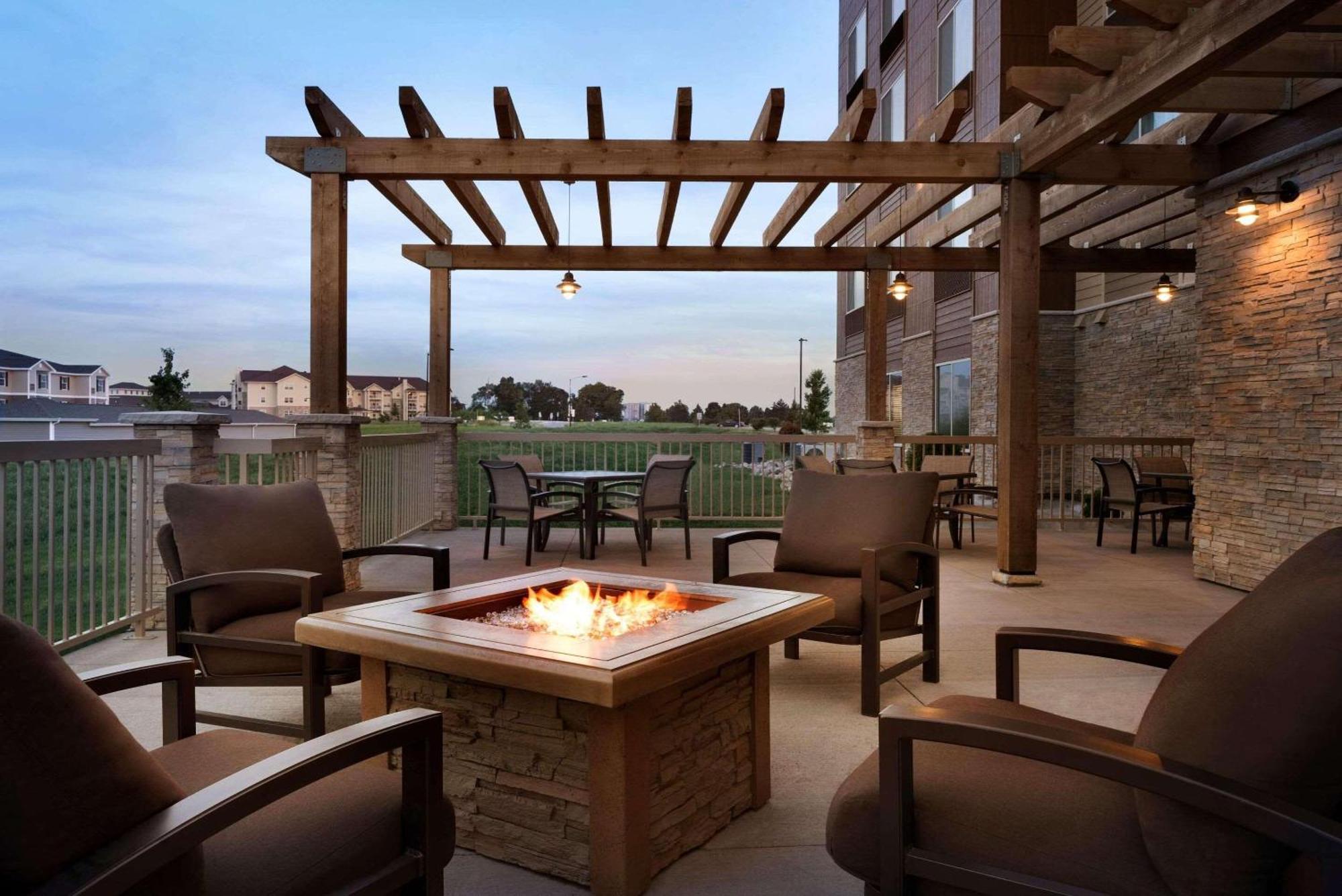 Country Inn & Suites By Radisson, Indianola, Ia Kültér fotó